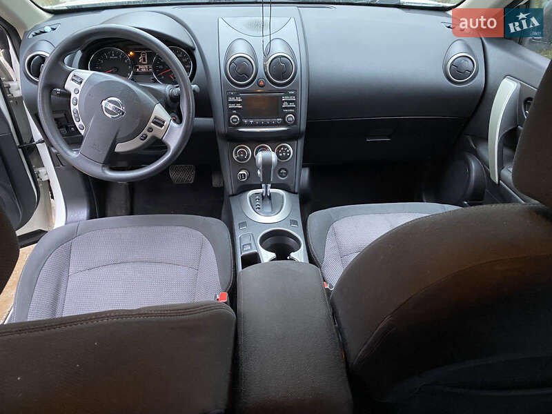 Внедорожник / Кроссовер Nissan Rogue 2012 в Стрые