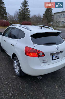 Позашляховик / Кросовер Nissan Rogue 2012 в Стрию