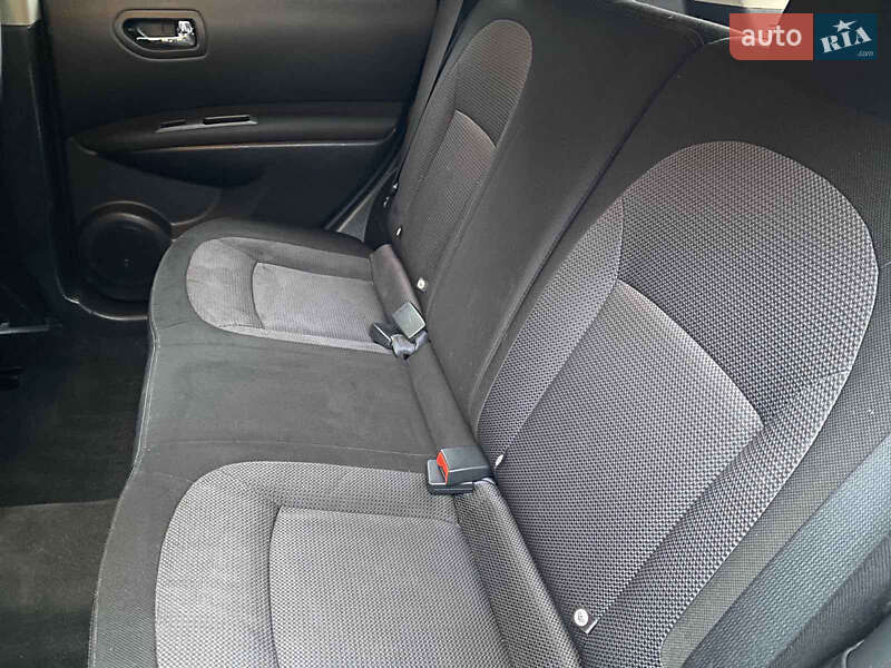 Внедорожник / Кроссовер Nissan Rogue 2012 в Стрые