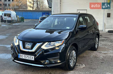 Внедорожник / Кроссовер Nissan Rogue 2017 в Тернополе