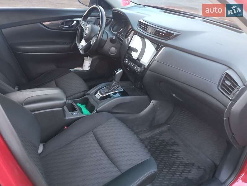 Позашляховик / Кросовер Nissan Rogue 2017 в Липовці