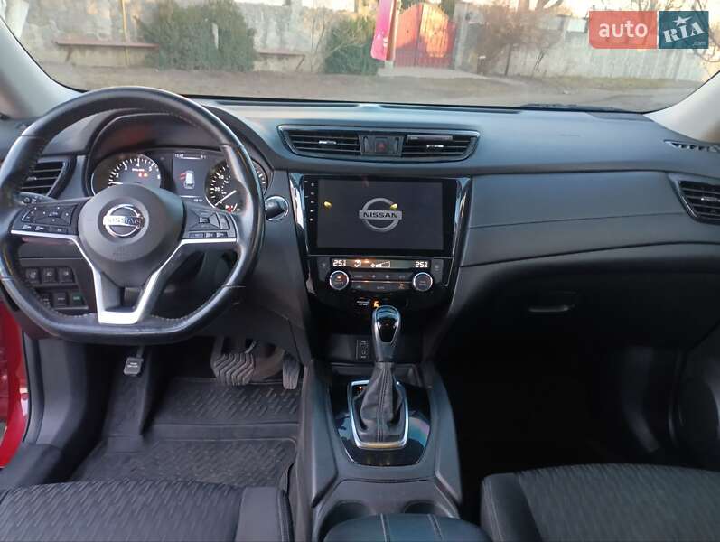 Позашляховик / Кросовер Nissan Rogue 2017 в Липовці