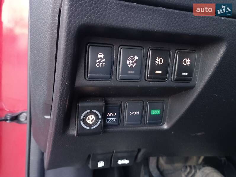 Позашляховик / Кросовер Nissan Rogue 2017 в Липовці