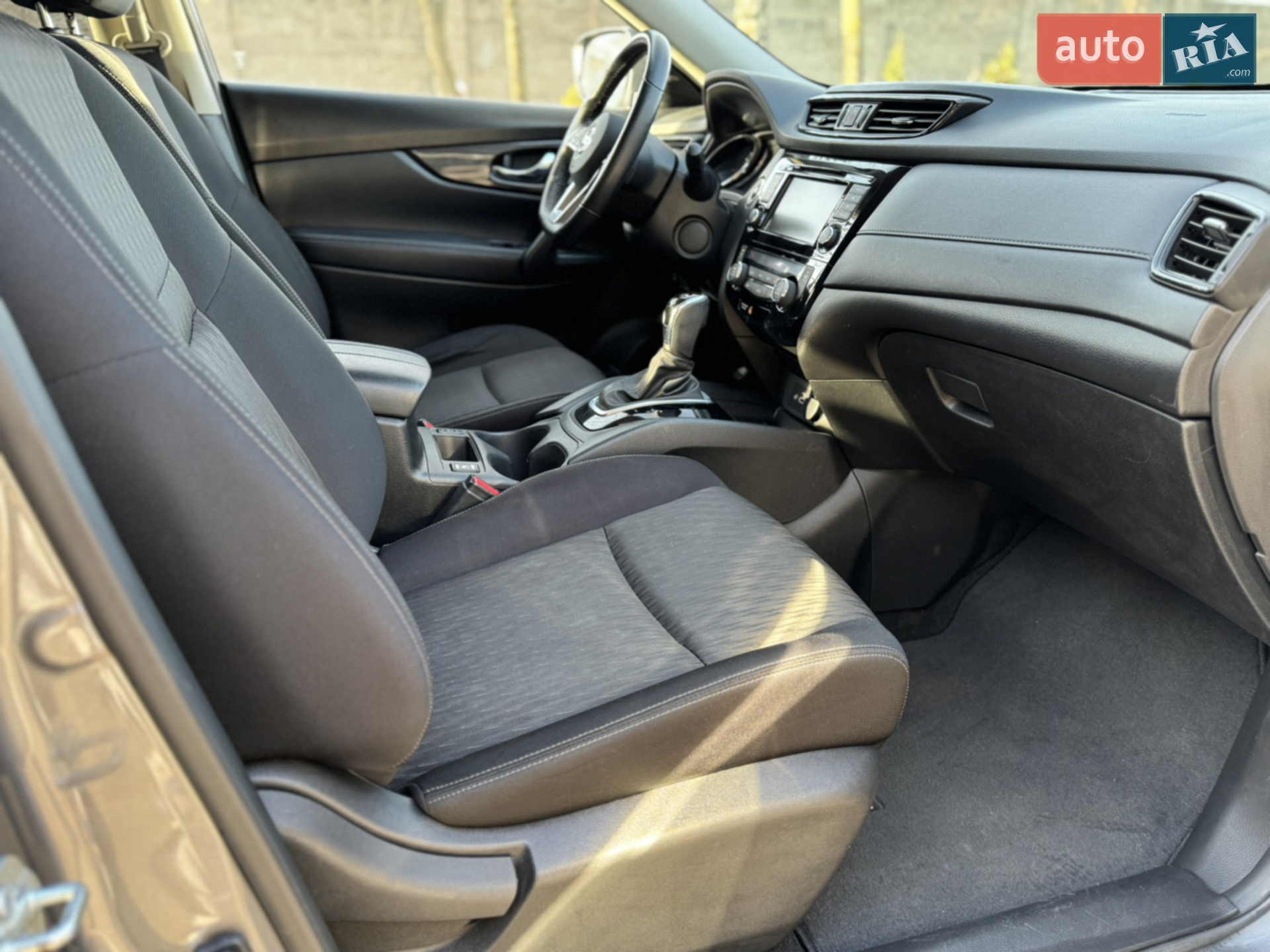 2018 Nissan Rogue - мініатюра 17