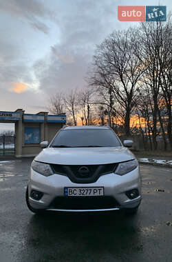 Позашляховик / Кросовер Nissan Rogue 2014 в Золочеві