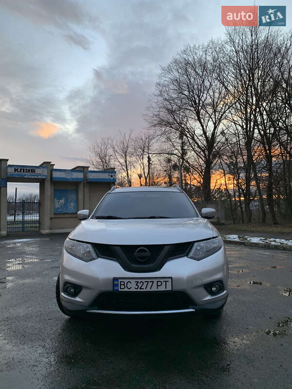 Внедорожник / Кроссовер Nissan Rogue 2014 в Золочеве