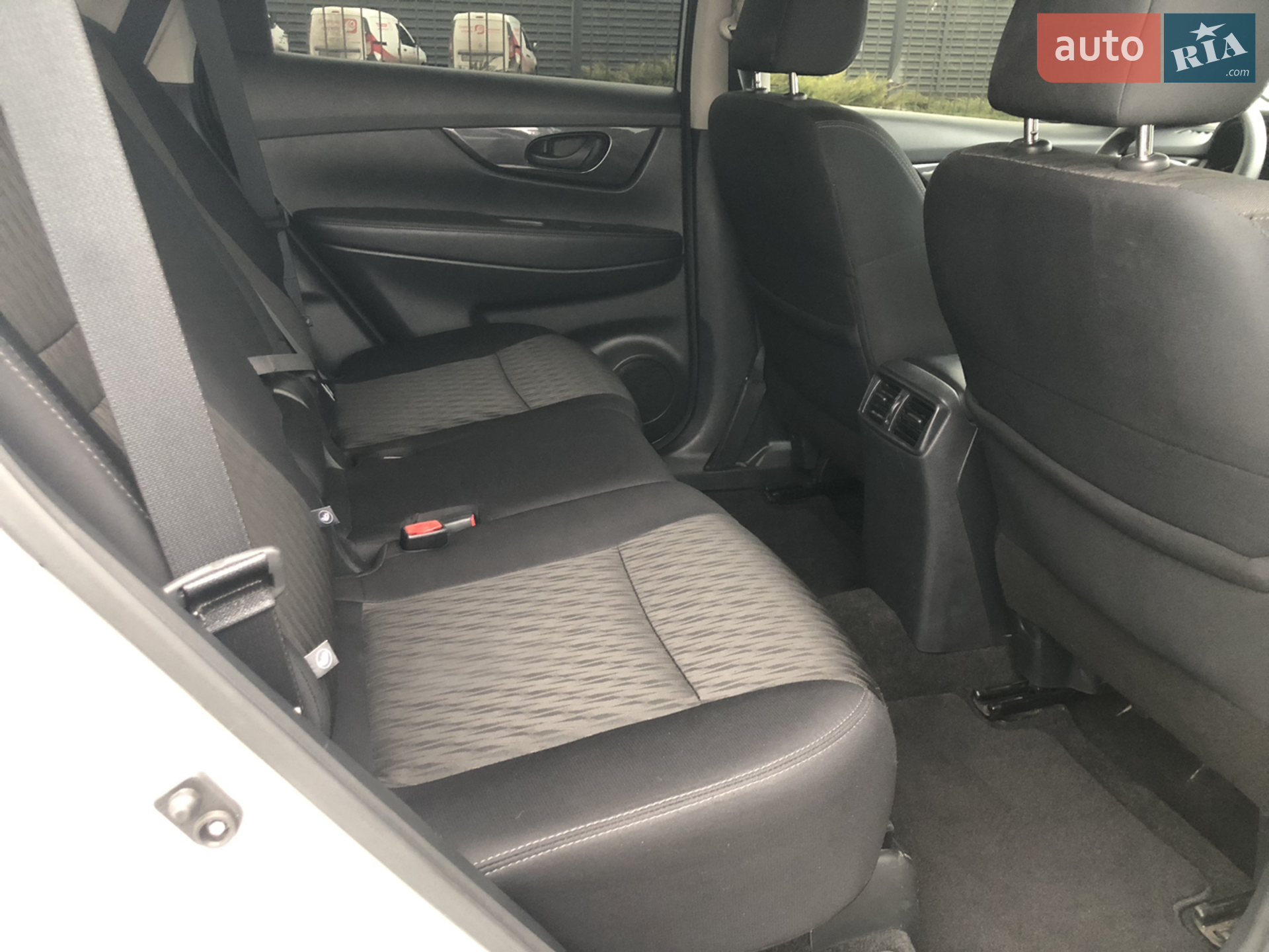 2019 Nissan Rogue - мініатюра 27