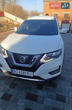 Позашляховик / Кросовер Nissan Rogue 2017 в Підволочиську