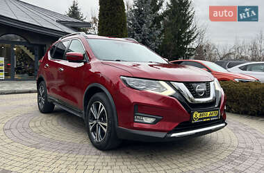 Внедорожник / Кроссовер Nissan Rogue 2017 в Львове