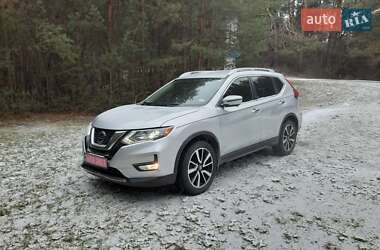 Внедорожник / Кроссовер Nissan Rogue 2018 в 
