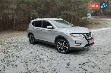 Внедорожник / Кроссовер Nissan Rogue 2018 в 