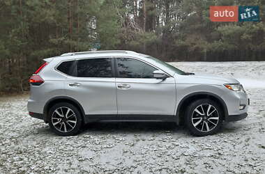 Внедорожник / Кроссовер Nissan Rogue 2018 в 