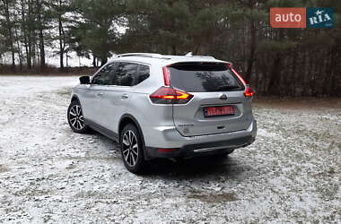 Внедорожник / Кроссовер Nissan Rogue 2018 в 