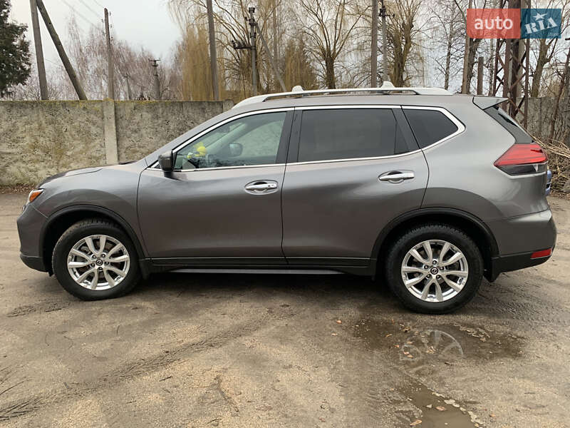 Внедорожник / Кроссовер Nissan Rogue 2016 в Кременчуге