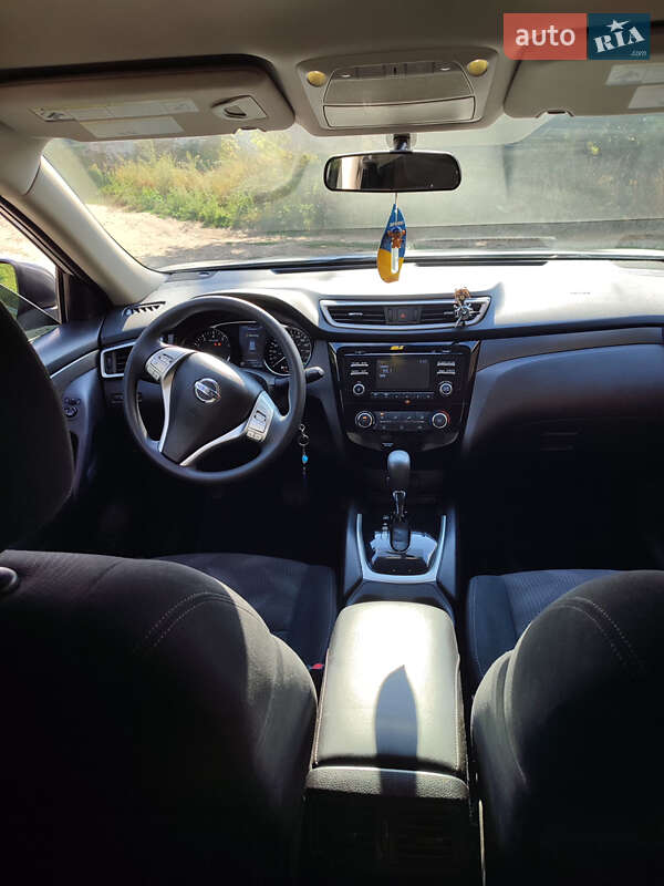 Позашляховик / Кросовер Nissan Rogue 2015 в Опішне