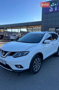 Внедорожник / Кроссовер Nissan Rogue 2015 в Самборе