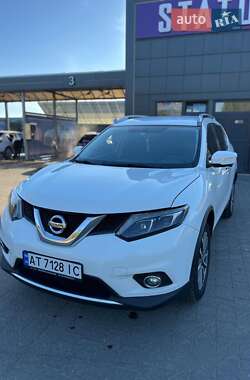 Внедорожник / Кроссовер Nissan Rogue 2015 в Самборе