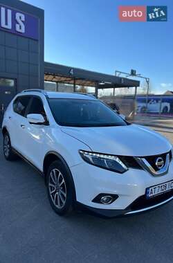 Внедорожник / Кроссовер Nissan Rogue 2015 в Самборе