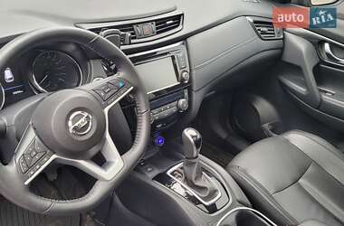 Внедорожник / Кроссовер Nissan Rogue 2019 в 