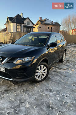 Внедорожник / Кроссовер Nissan Rogue 2015 в Дрогобыче