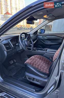 Внедорожник / Кроссовер Nissan Rogue 2021 в 
