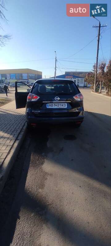 Внедорожник / Кроссовер Nissan Rogue 2016 в Баре