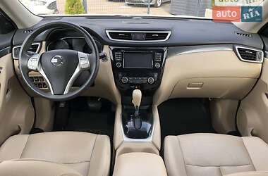 Позашляховик / Кросовер Nissan Rogue 2016 в 