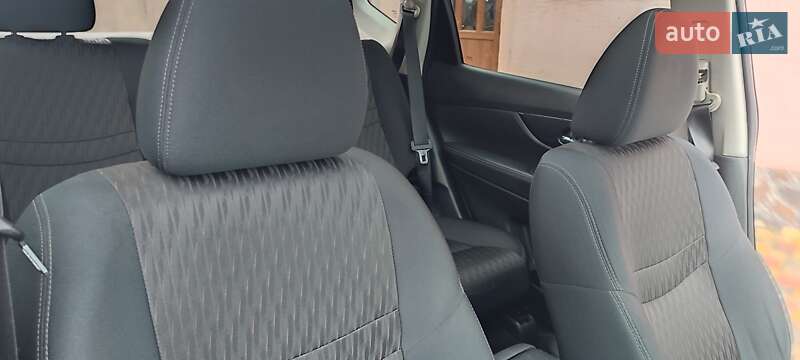 Позашляховик / Кросовер Nissan Rogue 2018 в Мукачевому