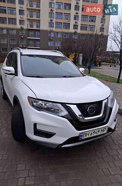 Позашляховик / Кросовер Nissan Rogue 2017 в Одесі