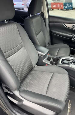 Внедорожник / Кроссовер Nissan Rogue 2016 в 
