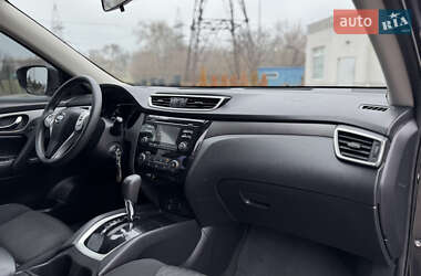 Внедорожник / Кроссовер Nissan Rogue 2016 в 