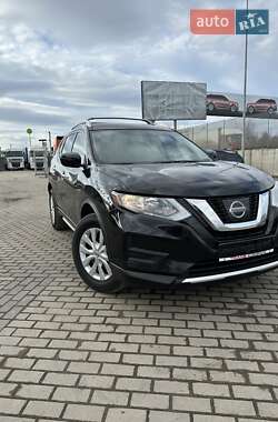 Внедорожник / Кроссовер Nissan Rogue 2017 в Львове