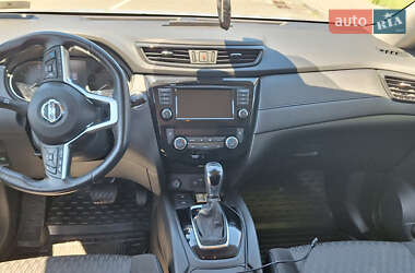 Внедорожник / Кроссовер Nissan Rogue 2018 в 