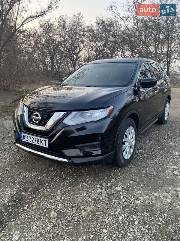 Внедорожник / Кроссовер Nissan Rogue 2017 в Зеленодольской