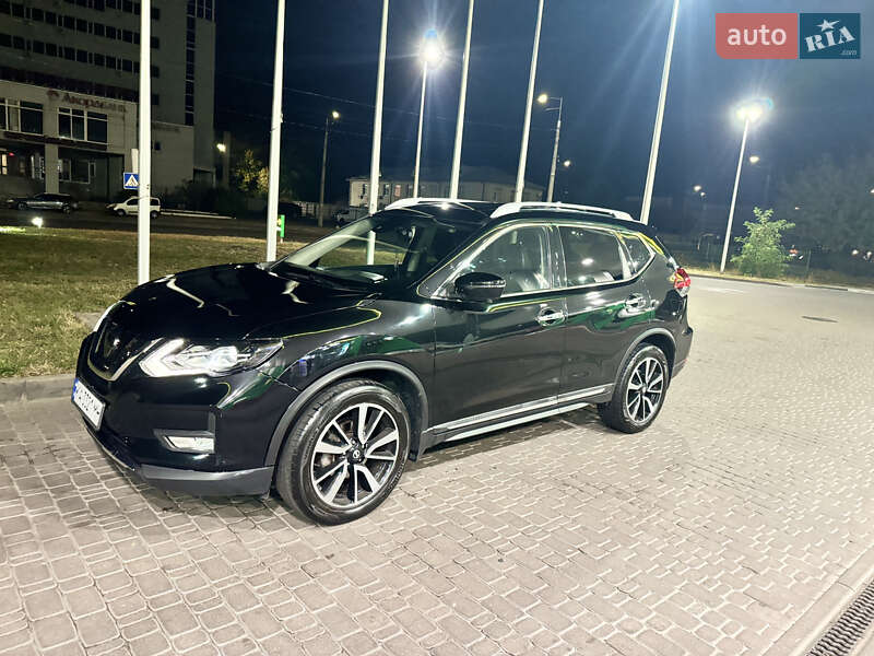 Внедорожник / Кроссовер Nissan Rogue 2019 в Киеве