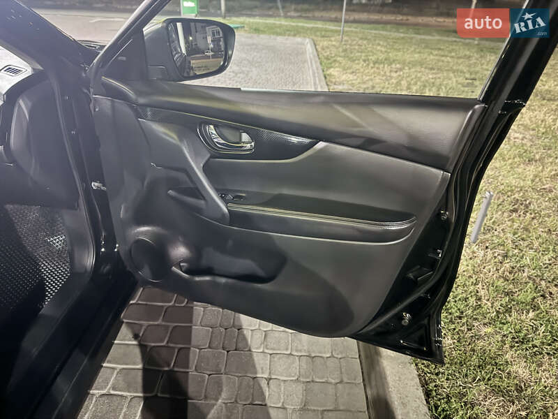 Внедорожник / Кроссовер Nissan Rogue 2019 в Киеве
