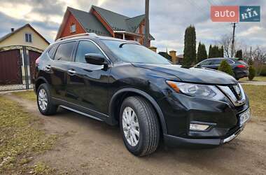 Внедорожник / Кроссовер Nissan Rogue 2018 в Коростене