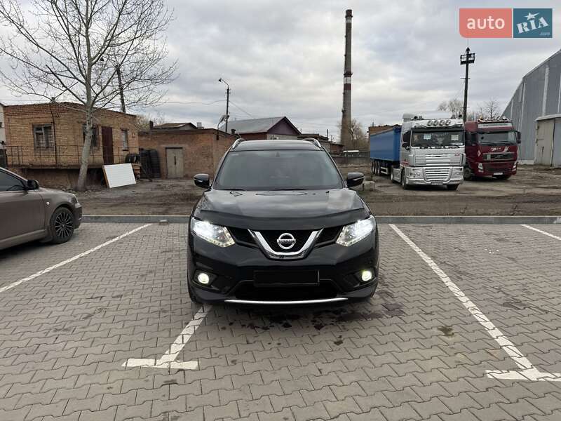 Внедорожник / Кроссовер Nissan Rogue 2015 в Полтаве