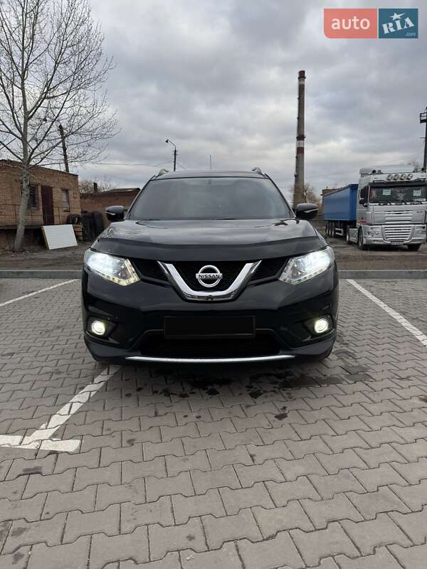 Внедорожник / Кроссовер Nissan Rogue 2015 в Полтаве