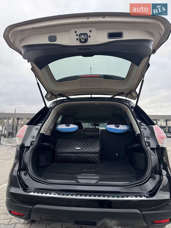 Внедорожник / Кроссовер Nissan Rogue 2015 в Полтаве