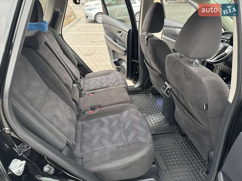 Внедорожник / Кроссовер Nissan Rogue 2015 в Полтаве