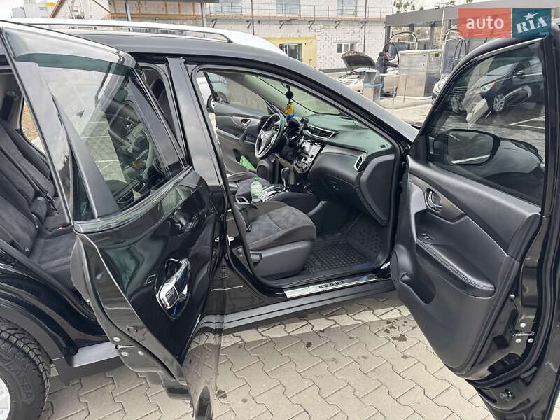 Внедорожник / Кроссовер Nissan Rogue 2015 в Полтаве