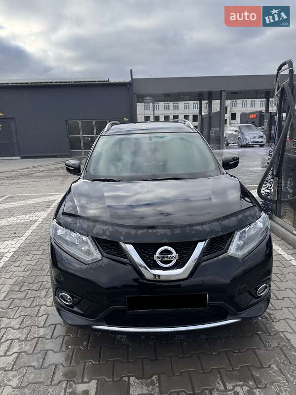 Внедорожник / Кроссовер Nissan Rogue 2015 в Полтаве