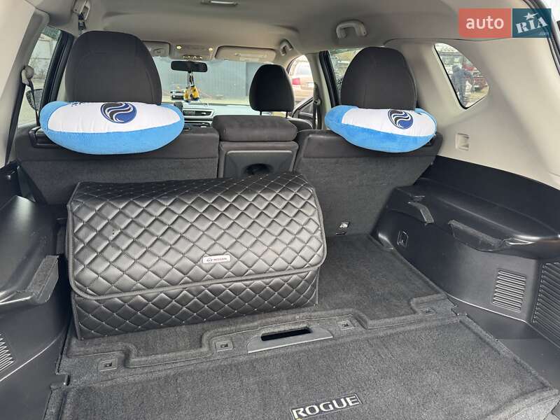 Внедорожник / Кроссовер Nissan Rogue 2015 в Полтаве