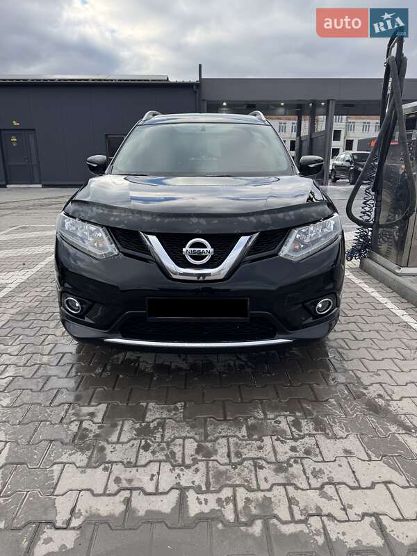 Внедорожник / Кроссовер Nissan Rogue 2015 в Полтаве