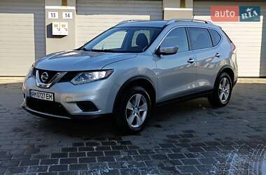 Внедорожник / Кроссовер Nissan Rogue 2015 в Житомире