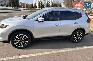 Позашляховик / Кросовер Nissan Rogue 2017 в Краматорську