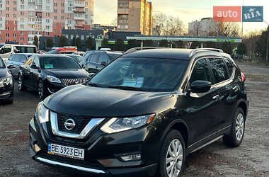 Внедорожник / Кроссовер Nissan Rogue 2017 в Львове