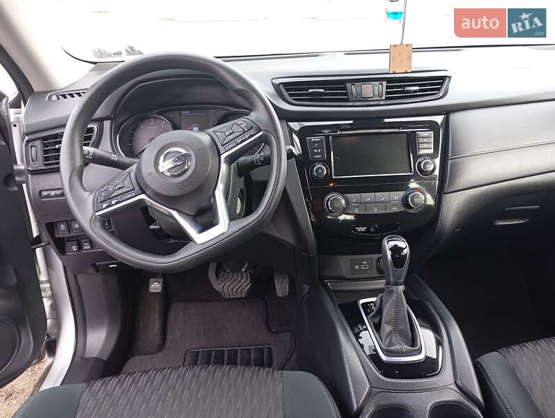 Внедорожник / Кроссовер Nissan Rogue 2019 в Ромнах