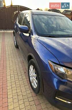 Позашляховик / Кросовер Nissan Rogue 2016 в Івано-Франківську